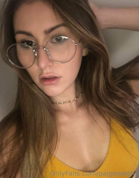 curvy lesbian onlyfans hot nude picture