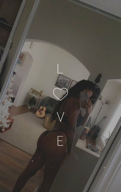 whatuwant2see exclusive pornstar gallery