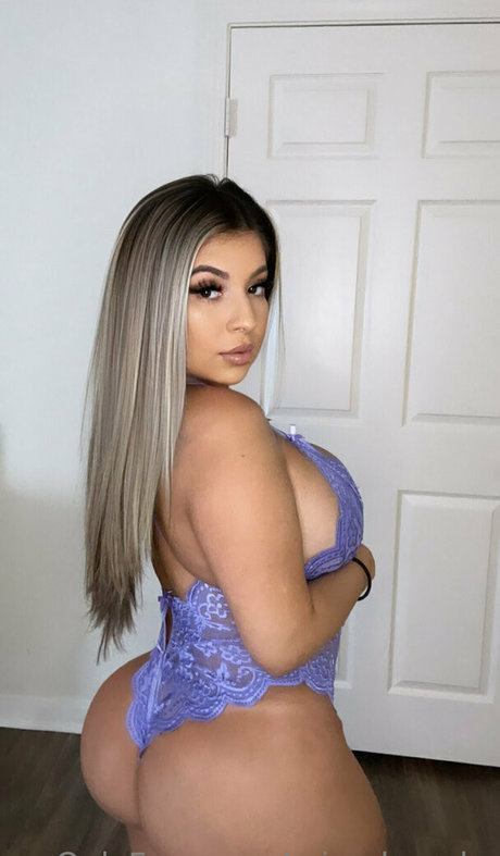 tall milf onlyfans top pics