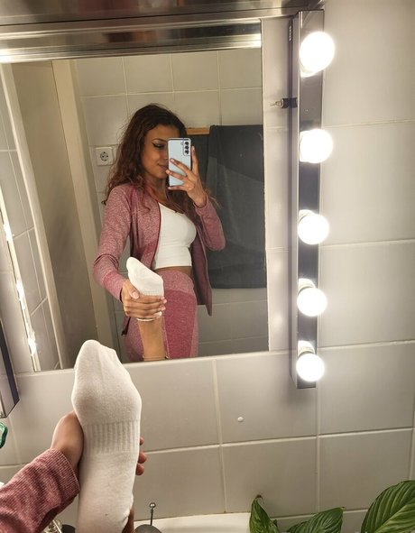 hope feet perfect actress img