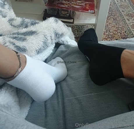 hope feet model best pictures