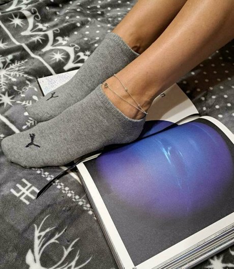 dmndfeet exclusive pornstar image