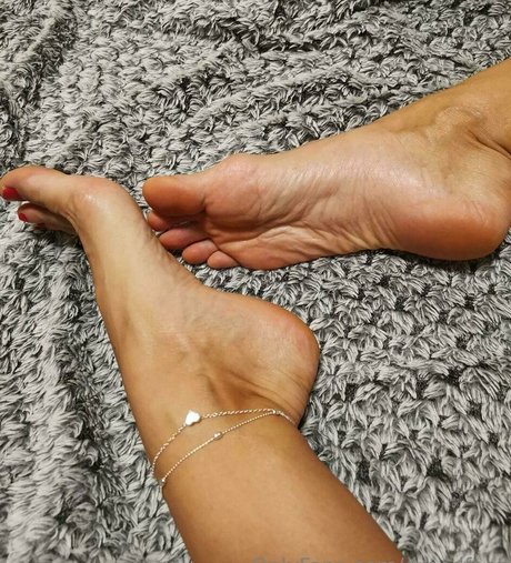 skinny ebony teen onlyfans sexy nude gallery