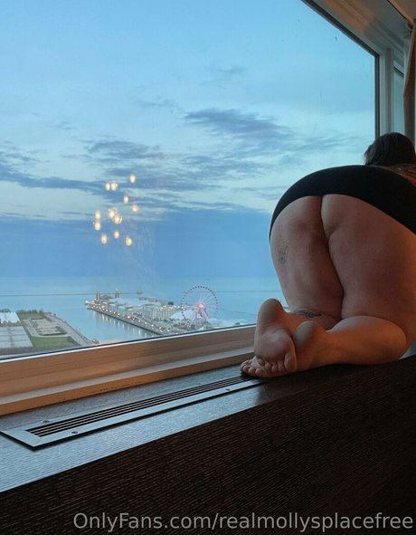 realmollysplacefree naked star picture