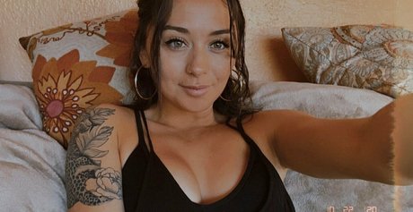 lolahale xo exclusive model galleries