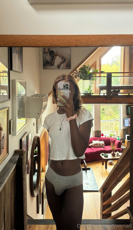 vanniallfree nudes model images