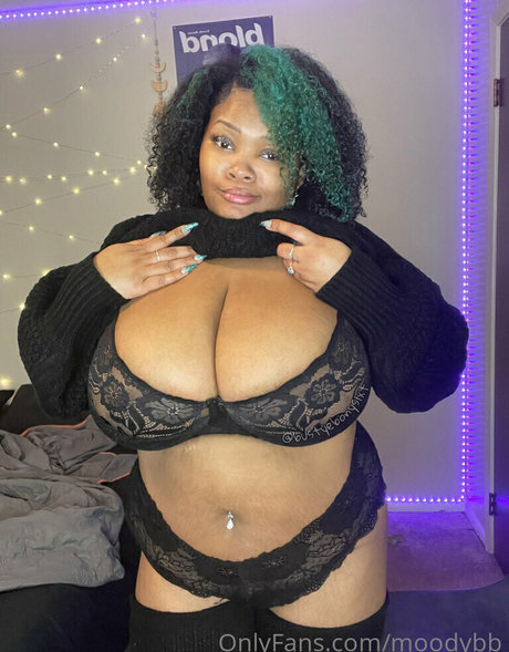 moodybb model nudes photo