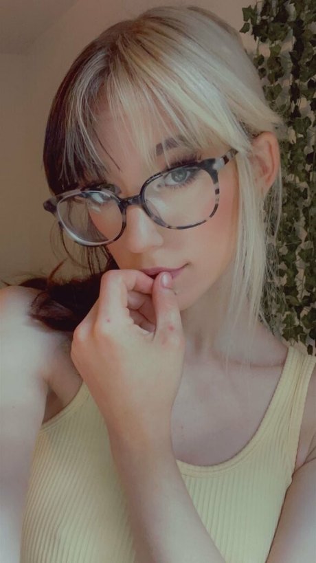 emo trans onlyfans nude pic