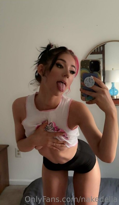 nakedella pornstar xxx pictures