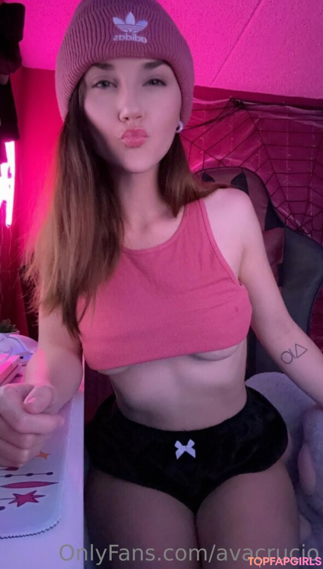 curvy muscle onlyfans hd photos
