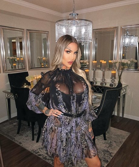 tsnadialove pornstar naked picture