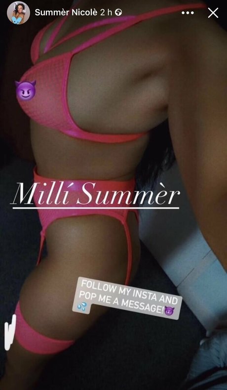 Prettypetite erotic model image