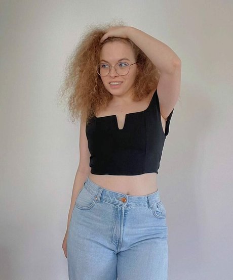 blonde secretary onlyfans art nude photos