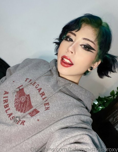 bdsmmistressroxy sex model image