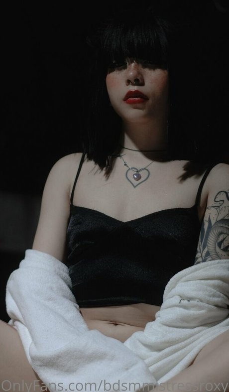 bdsmmistressroxy star sex pics