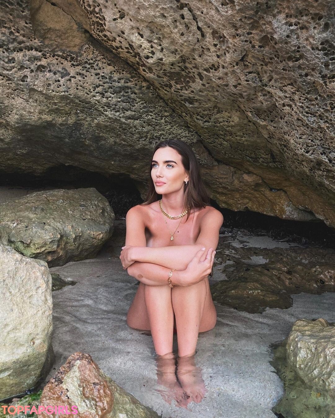 Claire Molin naked star gallery