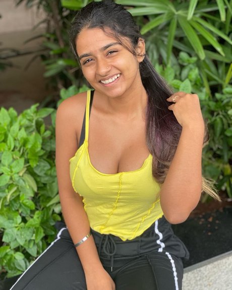 Suhana Khan nudes model image