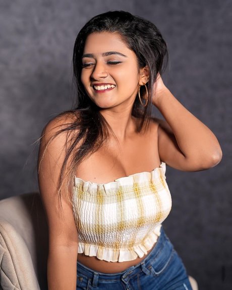 Suhana Khan pornstar beautiful pic