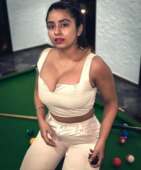 Suhana Khan naked actress img