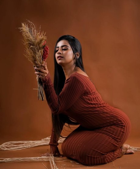 Suhana Khan model erotic galleries