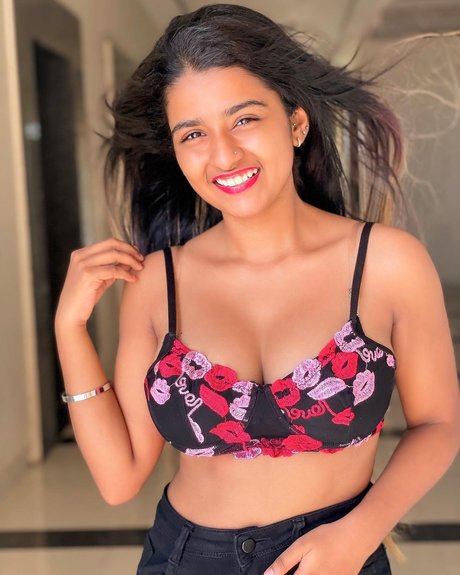 Suhana Khan star sexy pics