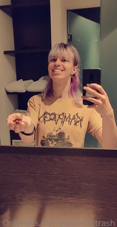 pastelle trash exclusive model image