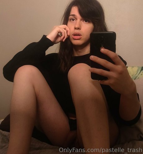 pastelle trash model naked photo