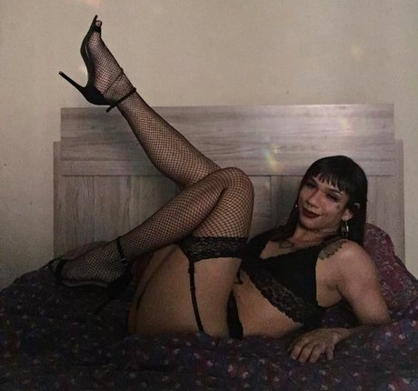 Yumi Xavier star exclusive archive