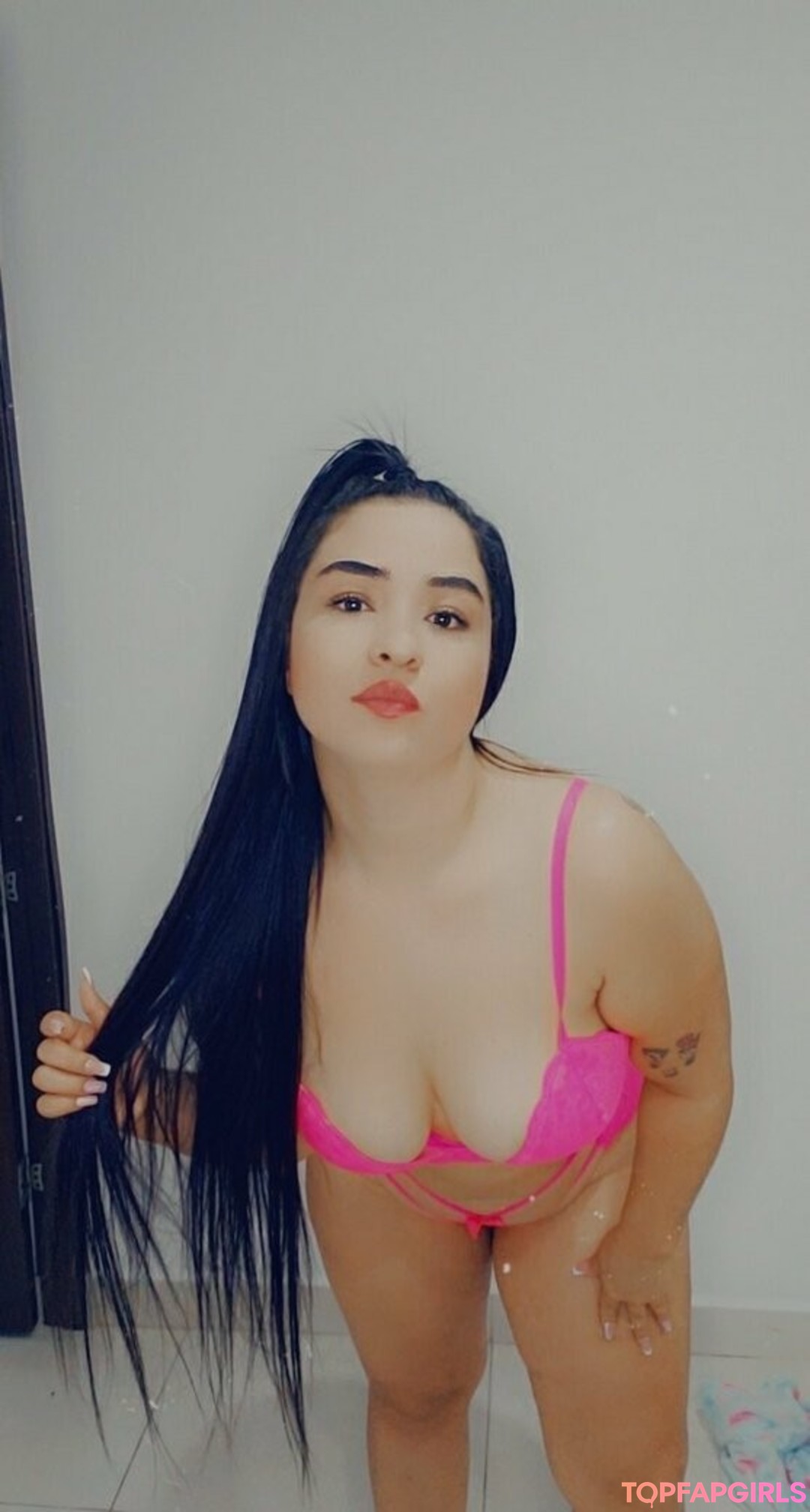 danimadri model naked photo