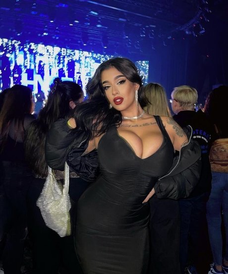 May Bakshi art actress photos