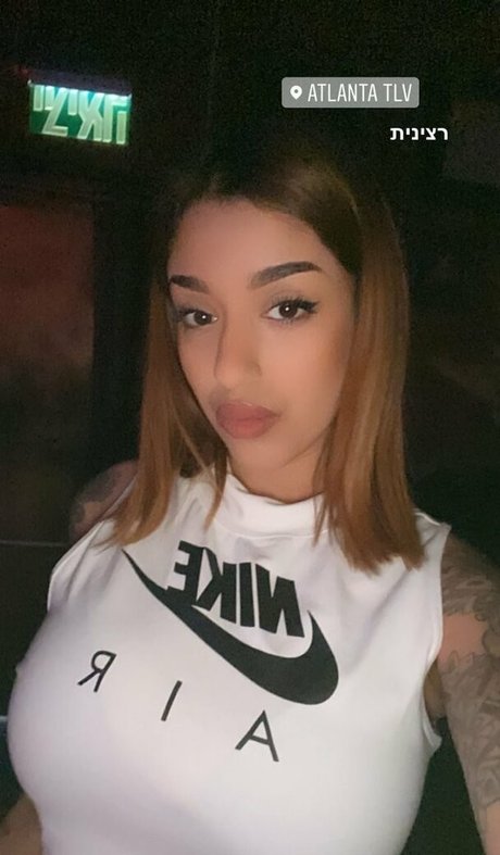 May Bakshi art actress photo