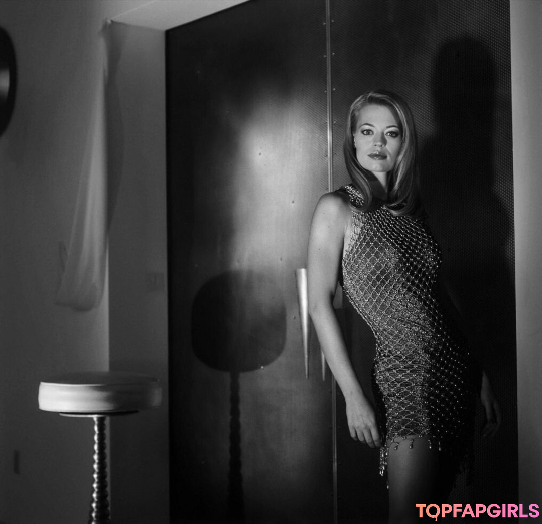 Jeri Ryan art pornstar image
