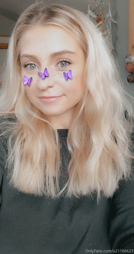 Sunny Bunnnie pornstar nude photo