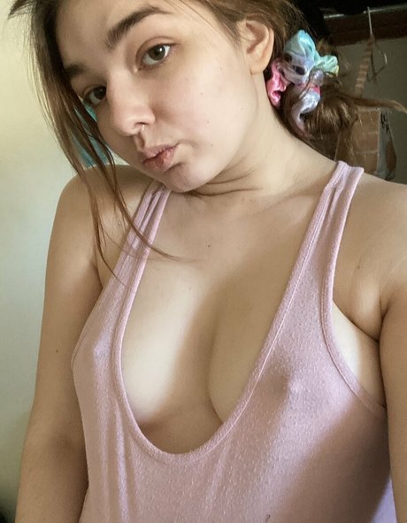 thicnpretty model erotic picture