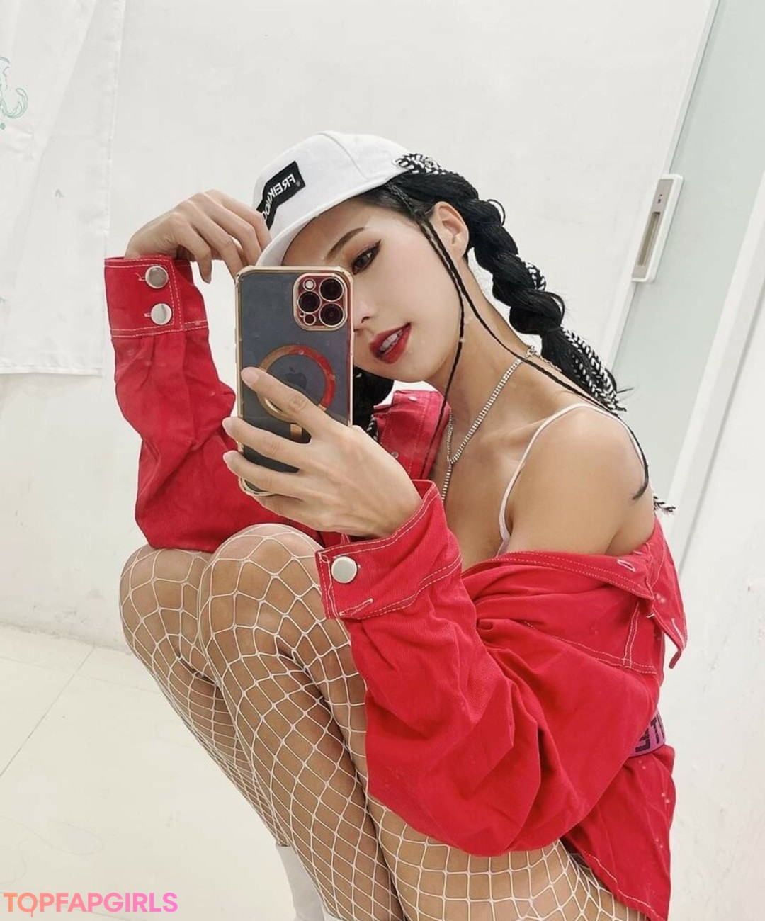 young onlyfans top photo