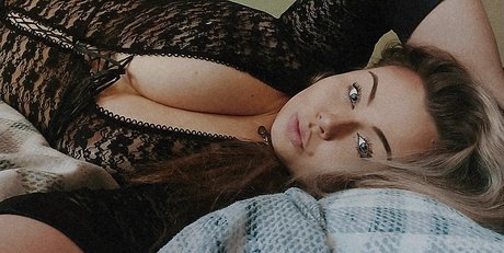 Daniixv model sexy pics