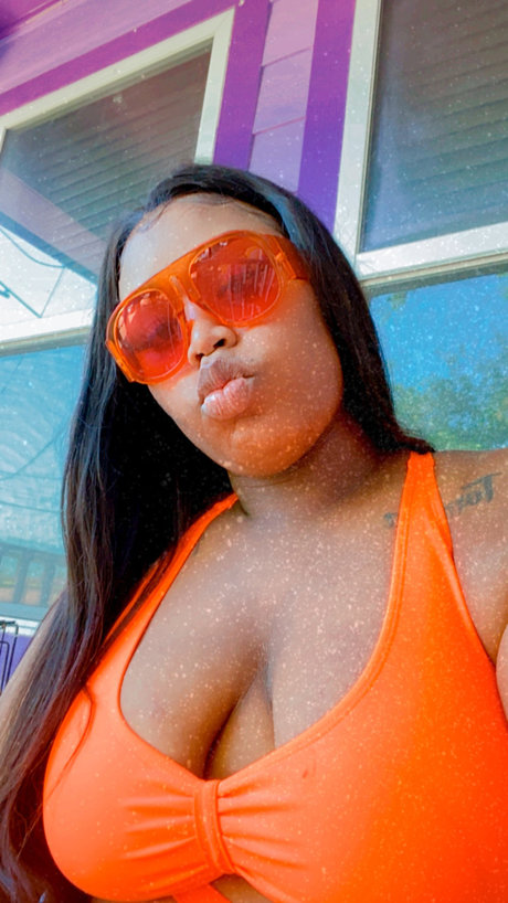 BaddieeeKayyy model hot pic