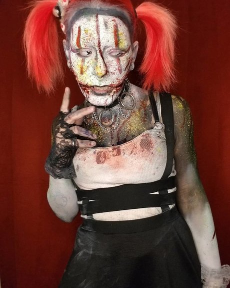 Demonika star pretty pic