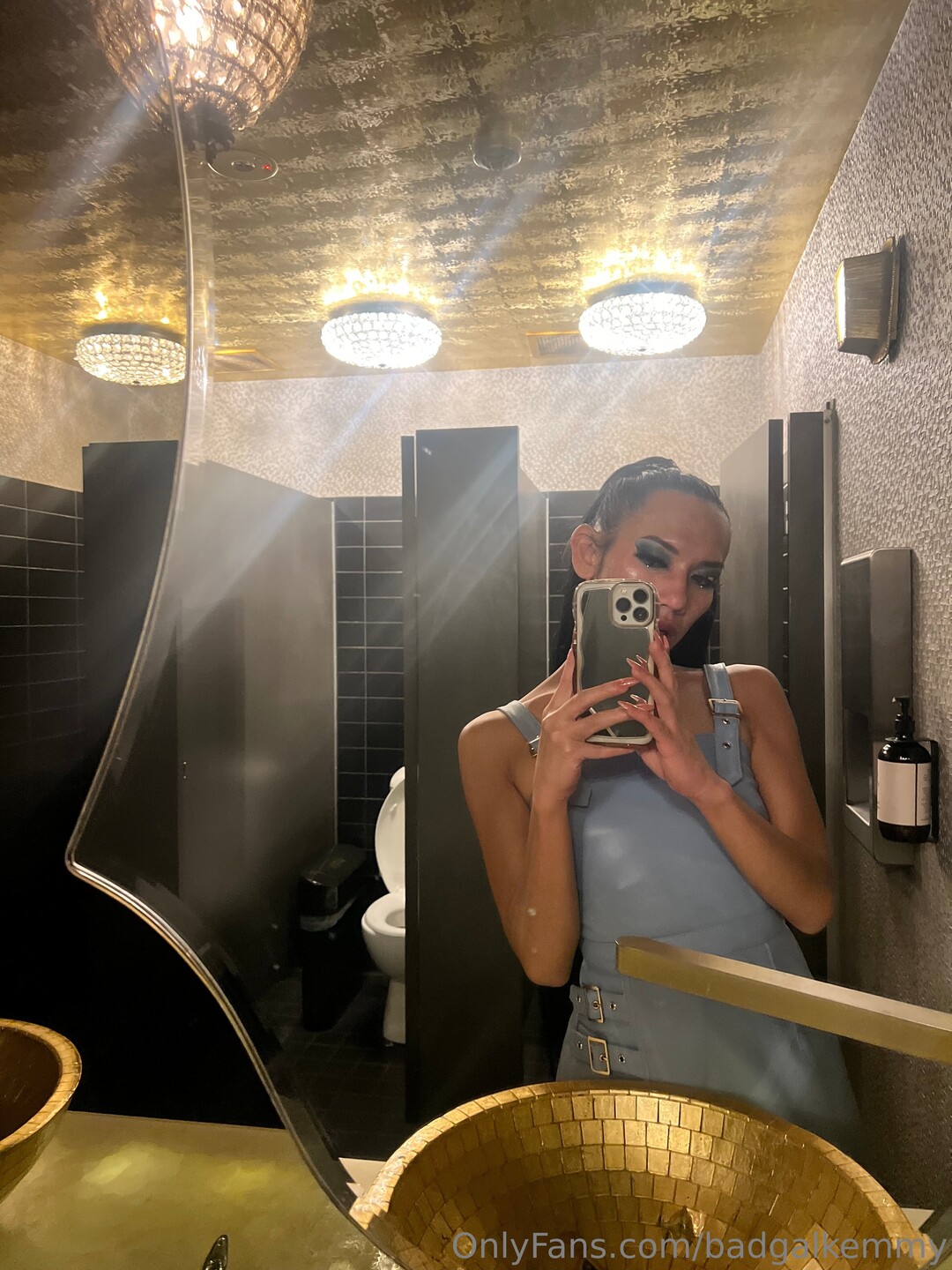 badgalkemmy nude actress photos