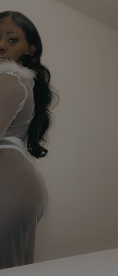 curvy lesbian onlyfans free naked images