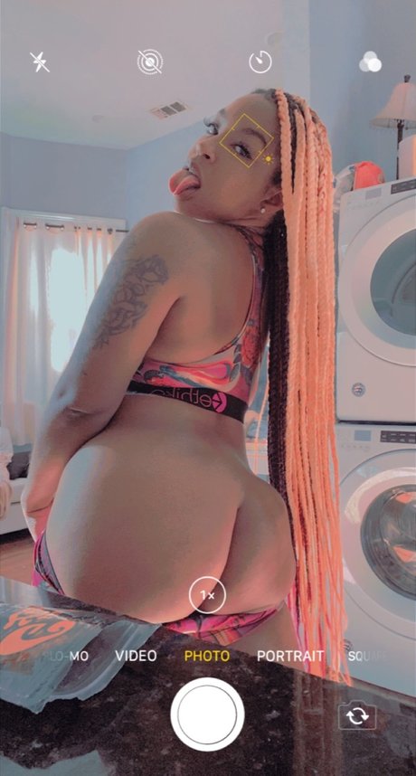 Sweet Puszi Rae xxx actress photo