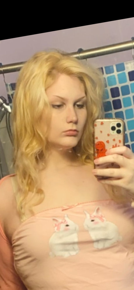 Queenmaddie2000 model porn archive