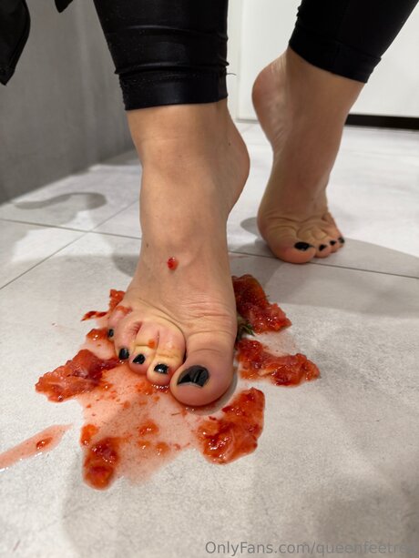 Queenfeetred pornstar beautiful gallery