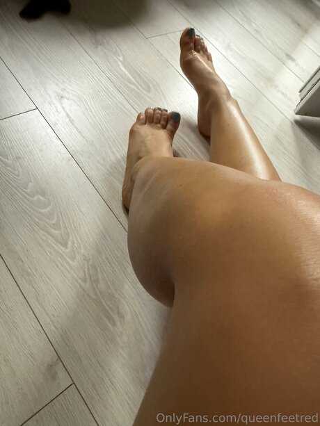 Queenfeetred high quality pornstar picture