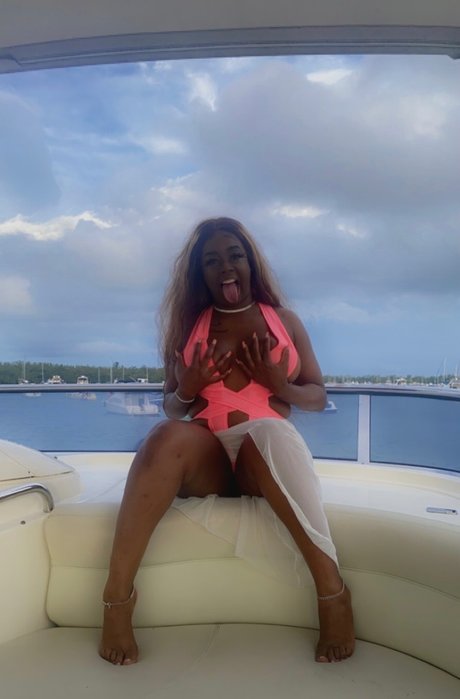 PRESSUREDADON erotic pornstar img