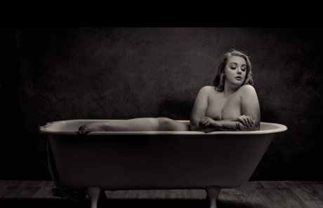 RacingDoll Big Booty amp amp Curves l star exclusive image