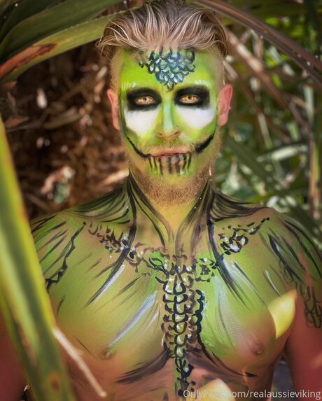 Jaxson Wolfe naked actress photo