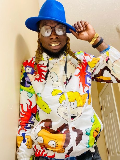 FamousFinesse erotic star gallery