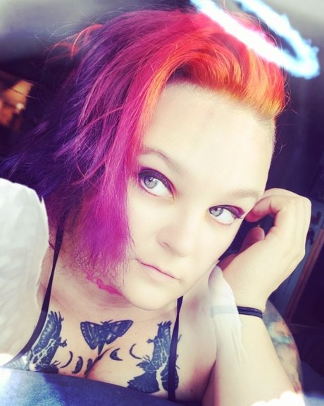 _V_ model naked images