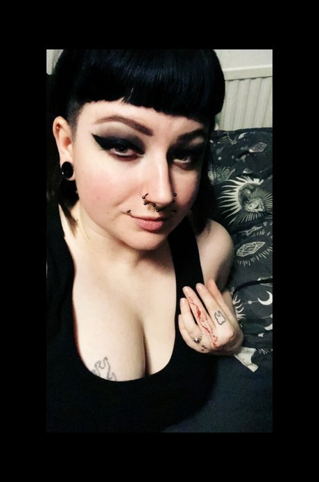 Recklessthot pornstar erotic img